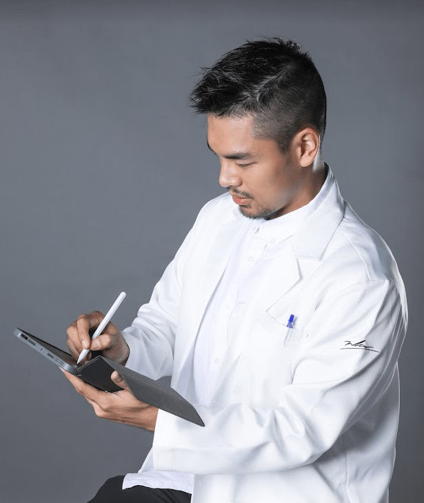 Dr.Phuc Dinh, plastic surgeon